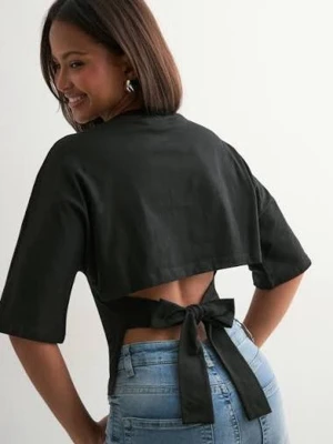 Blus - Blus som man knyter i ryggen, storlek xxs men passar även xs och s!💗