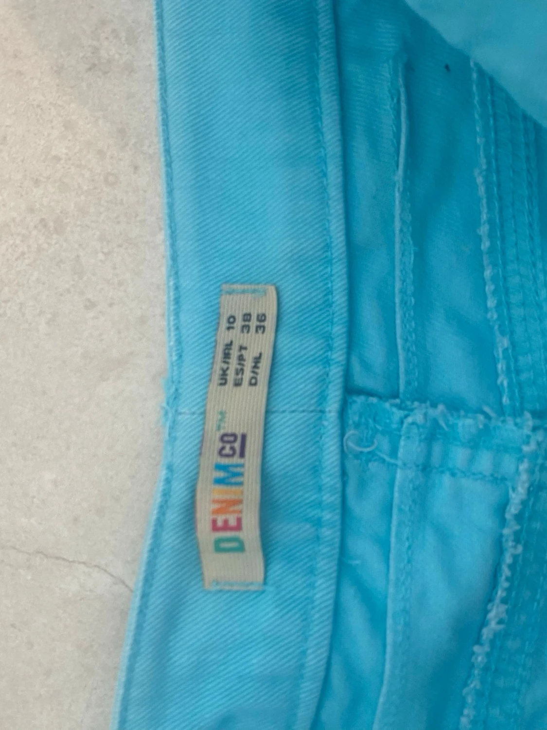 Turkos kortkjol med fickor - 3