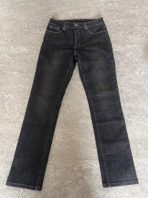 Jeans - Jättesnygga jeans som jag använt ca 2 ggr. 