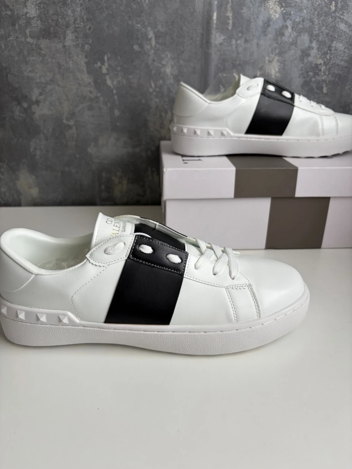 Valentino opens - 5
