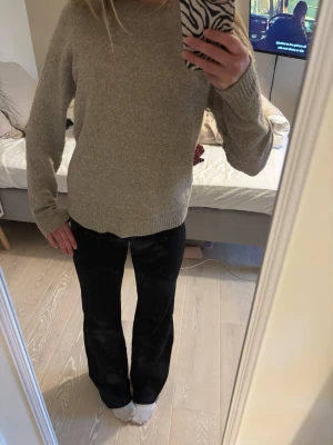 Beige stickad tröja Vero Moda - En beige stickad tröja från Vero Moda i storlek xs. Bra kvalité och väldigt skön
