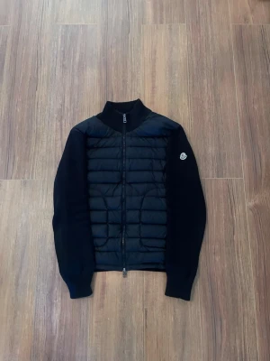 Moncler cardigan - Bra jacka till våren