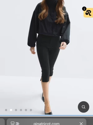 capri byxor, Gina Tricot - Säljer mina capri byxor från Gina Tricot!! De är helt slutsålda på hemsidan❤️ säljer då dem var för små på mig❤️❤️