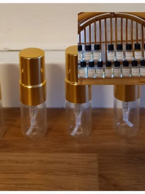 Essnce splitpaket  - 3 stycken 3 ml glasdekanter med spray ✨️Välj bland dofterna som finns på listor bland bilderna 