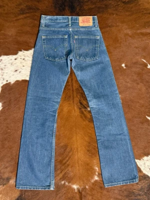 Levis 507 bootcut - Tjena! Säljer dessa Levis 507 bootcut, W26/L32 men passar L30, hör av dig vid funderingar!🙌