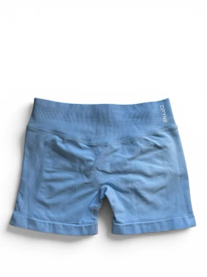 Dynamic Shorts|| Sky Blue|| 4.5 - Säljer nu dessa vackra dynamic shorts från DFYNE i färgen Sky Blue, längd 4.5 och storlek M🩵 Helt nya, orginalförpackning skickas med! Leverans samma dag eller dagen efter📦📦