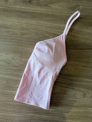Impact longline strappy top - Storlek S🌸💖