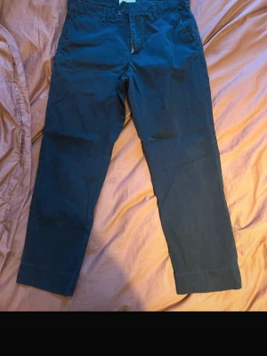 GANT chinos - Mörkblåa GANT chinos. Aldrig använda (utan prislapp) då de var för korta.