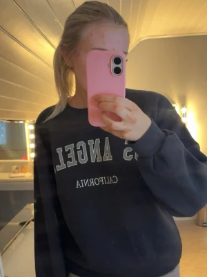 Tröja från Gina Tricot - Mysig tröja från Gina Tricot, inte mycket använd❣️