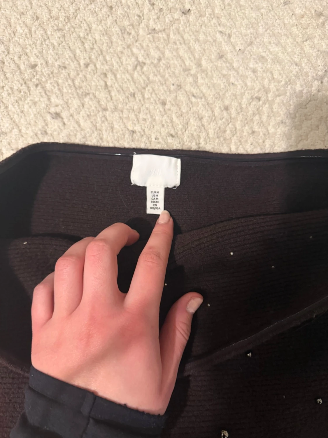 Brun stickad tubtopp med pärlor - 1