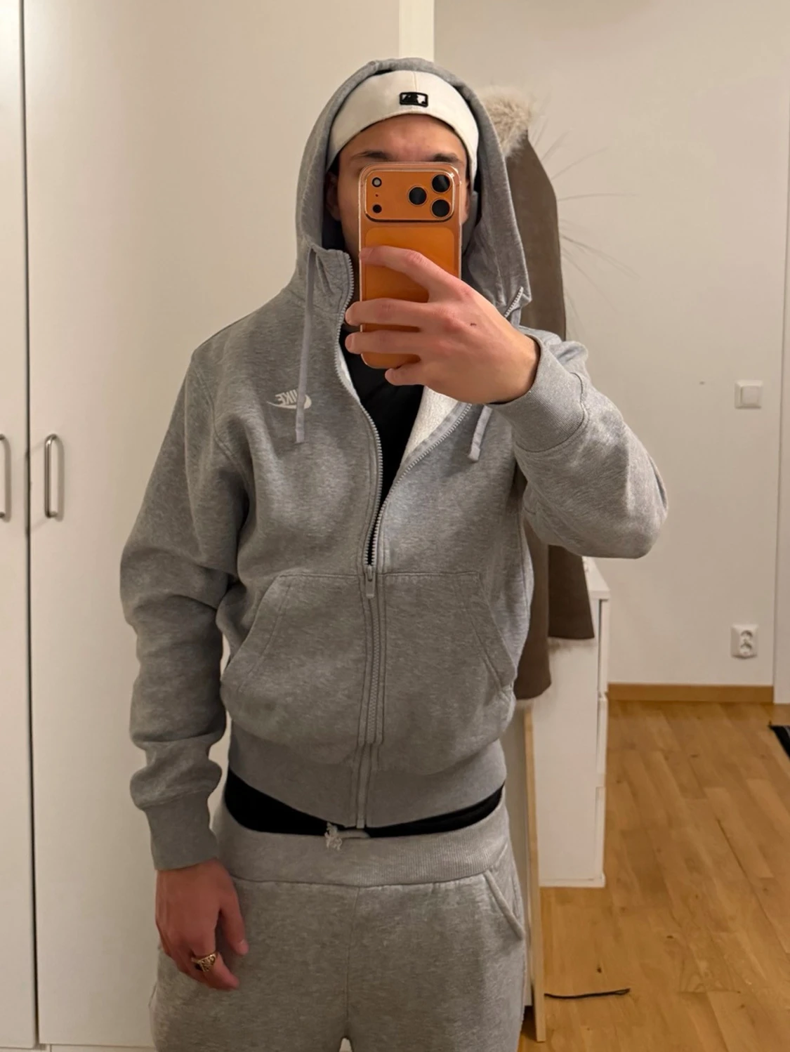 Grå zip-hoodie från Nike - 1
