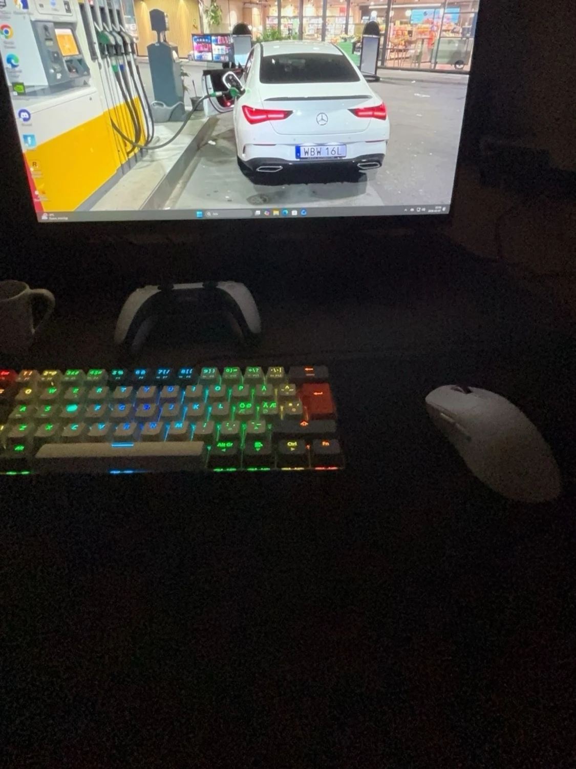 Stationär gamingdator med RGB-belysning - 1