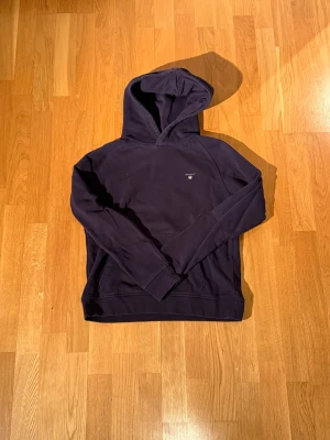 Gant hoodie  - Gant hoodie | mörkblå | Xs | 8/10 skick | Inga defekter |