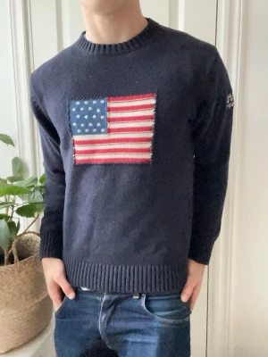 Gant usa tröja stickad  - Gant usa tröja stickad , inga defekter. Riktigt skön passform som passar bra på modelllen som är 180 cm 75 kg. Storlek M, kom med frågor! 🔥