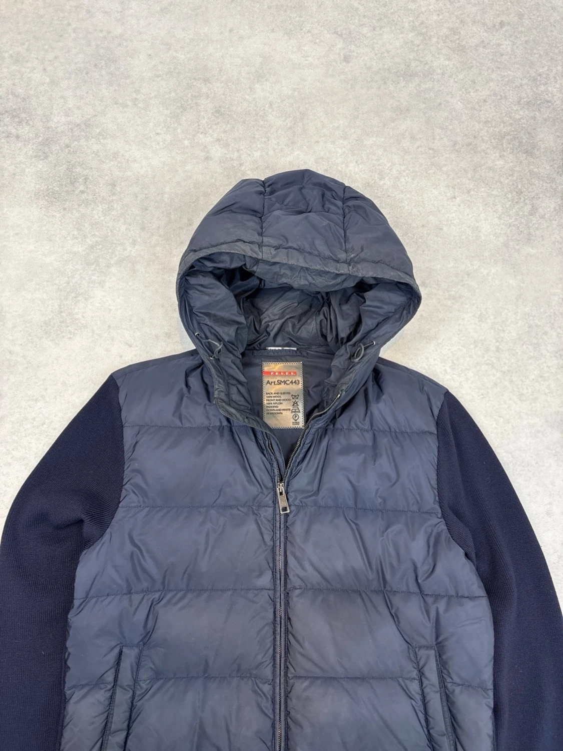 Mörkblå pufferjacka från Prada - 1