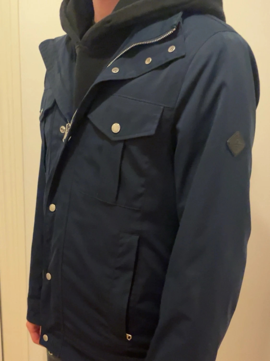 Mörkblå vindjacka med tryckknappar - 2