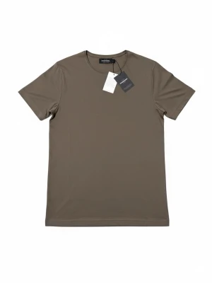 Grön T shirt - Säljer en tröja från dressmann i storlek S. Den är helt ny och säljs pga av den inte passade mig. Prislappen är fortfarande på. Hör av er vid frågor!