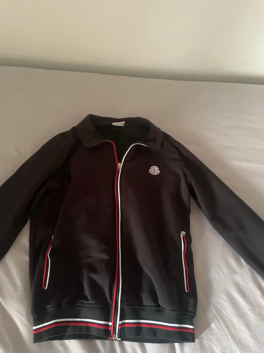 Svart ziptröja från Moncler