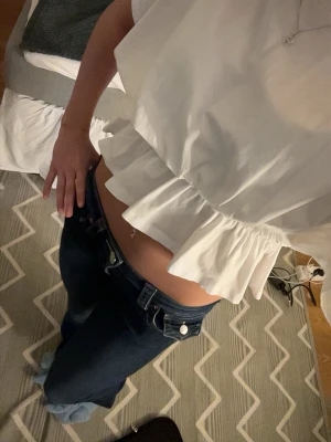 Vit volangtopp! - Köpt från lager 157!