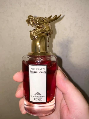 Penhaligon’s Arthur  - säljer min oanvända 75 ml Penhaligon’s parfym. Jätte fin rökig vaniljdoft. Hör av dig vid intresse