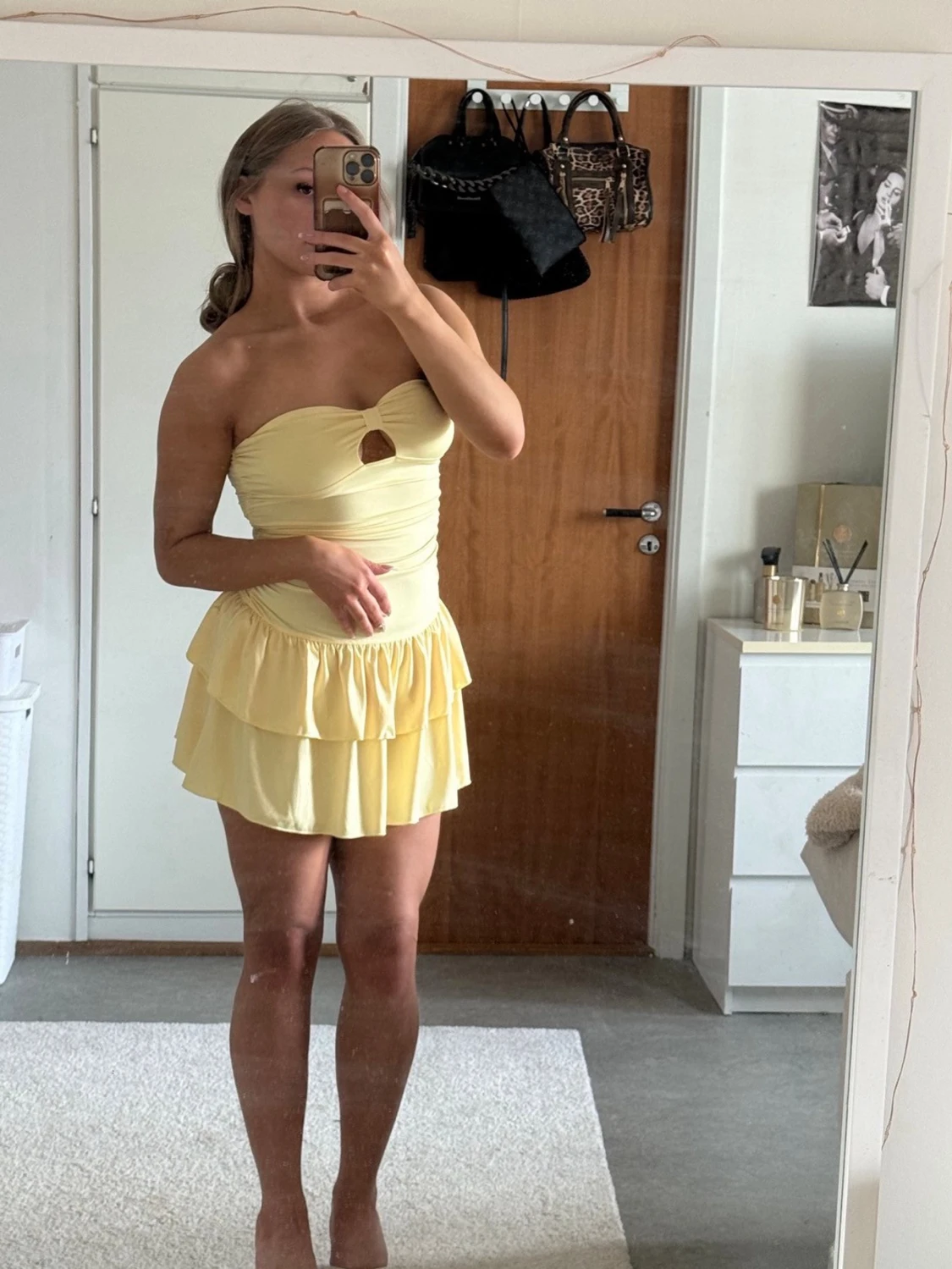 Gul klänning - 2