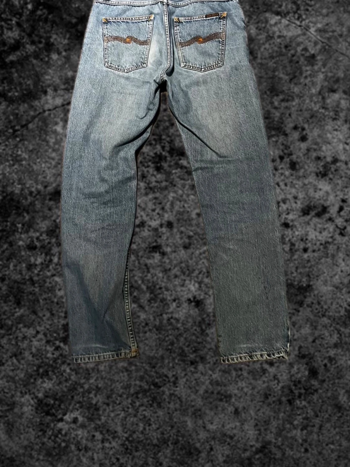 Blå raka jeans med slitningar - 1