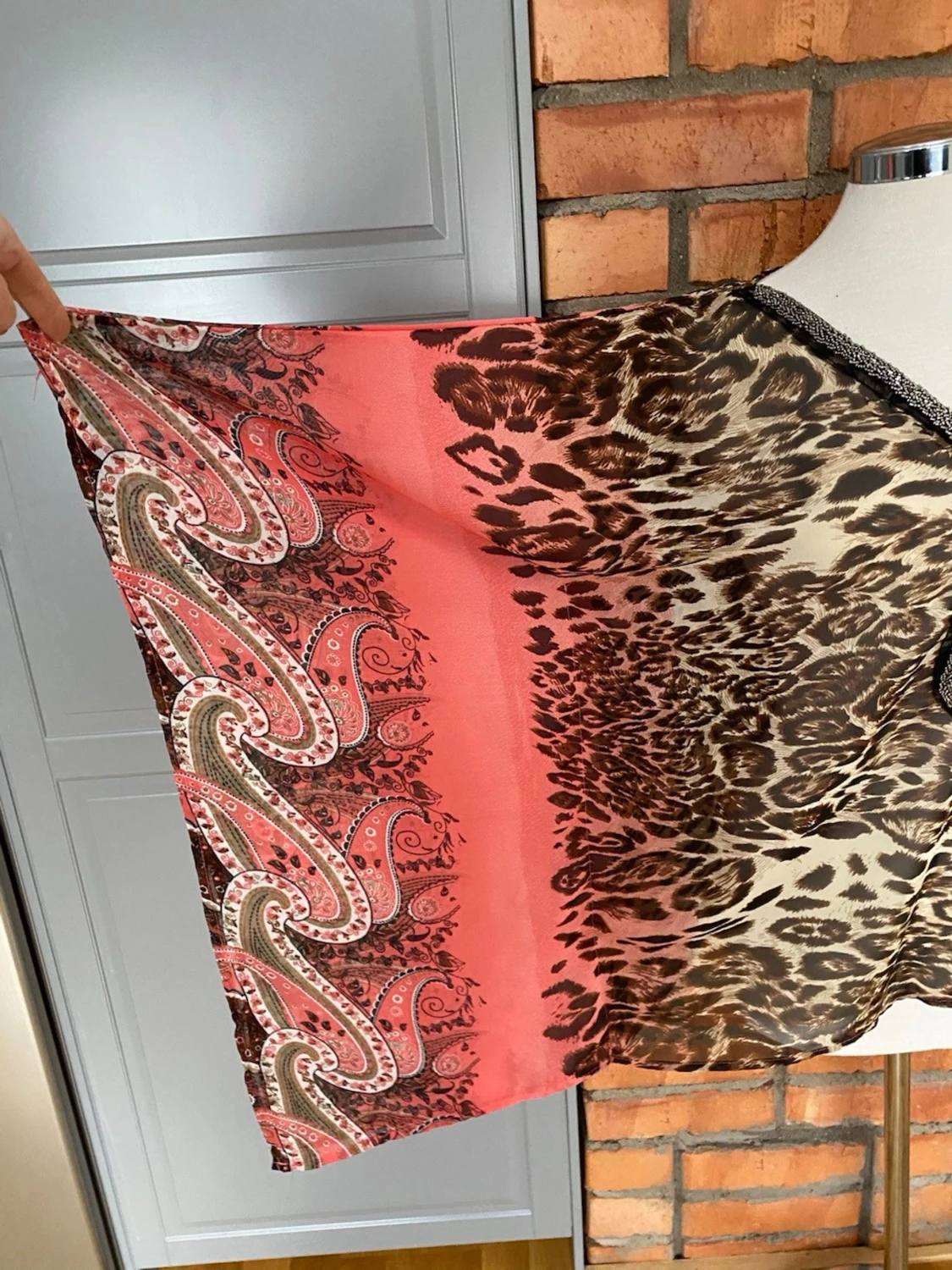 Leopardmönstrad blus med paisley - 2