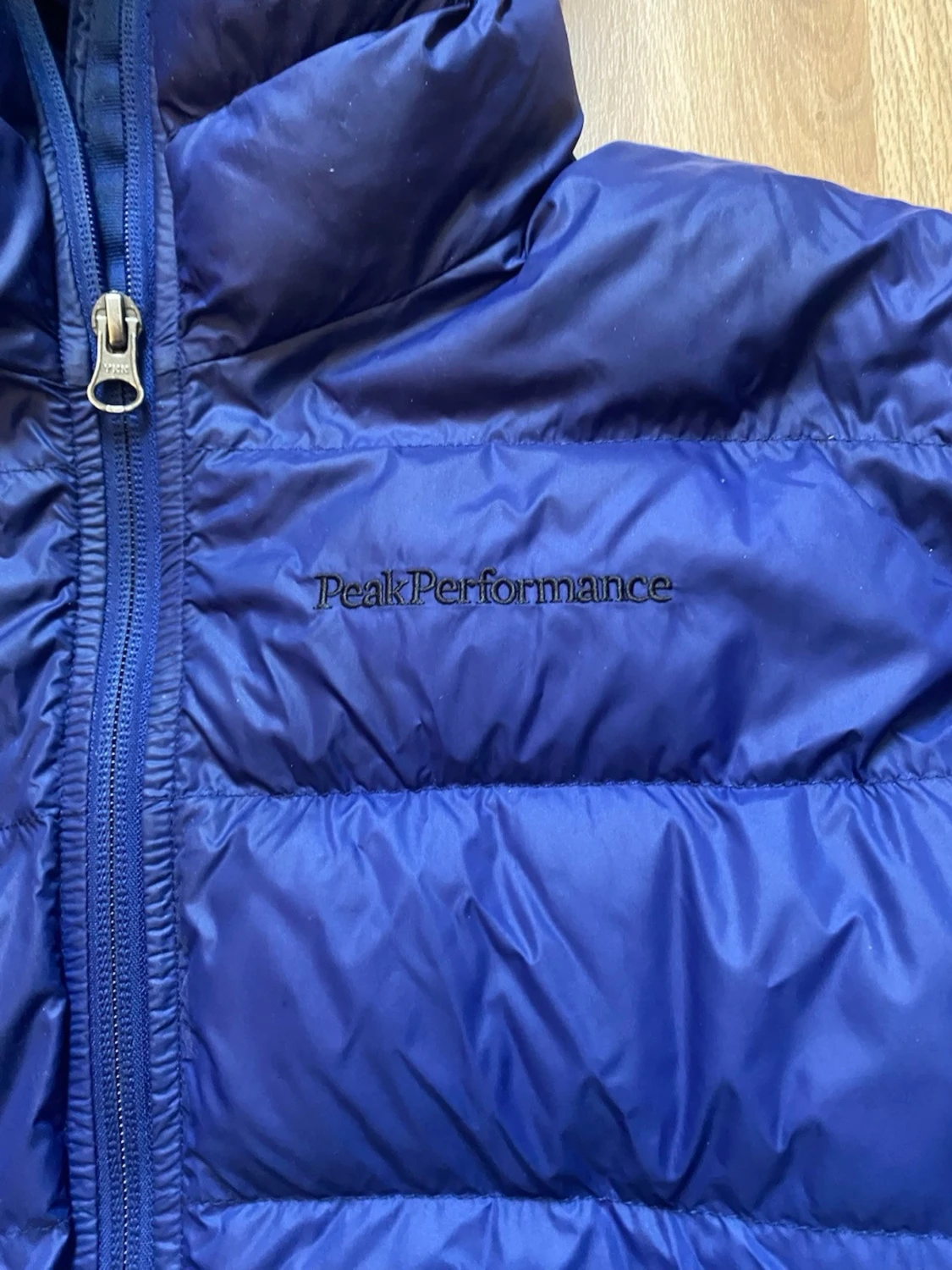 Mörkblå dunjacka från Peak Performance - 1