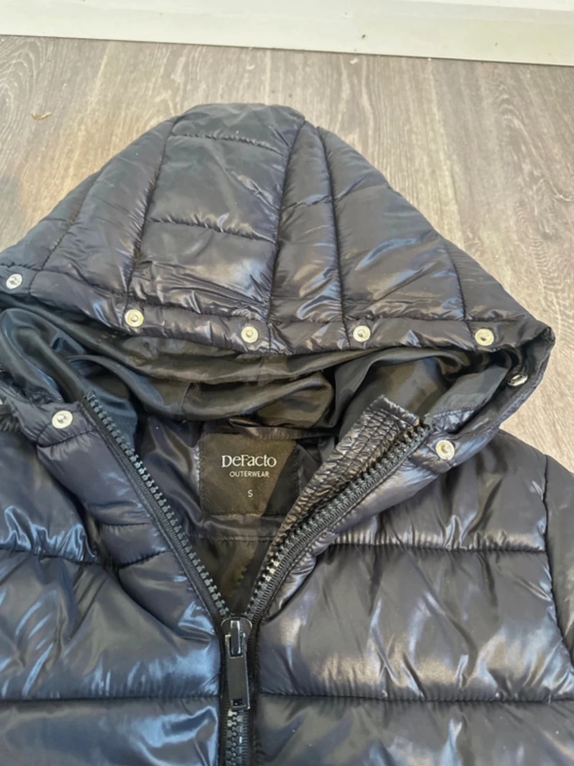 Svart pufferjacka från DeFacto - 1