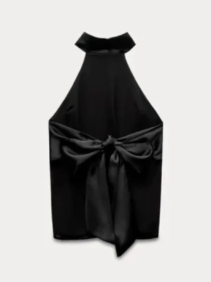 Zara fest topp - Skit snygg fest stopp från Zara. Hög i halsen och en jätte fin rosett med öppenrygg. Jätte fint material. Tror den är slutsåld på hemsidan och knappt använd ❤️