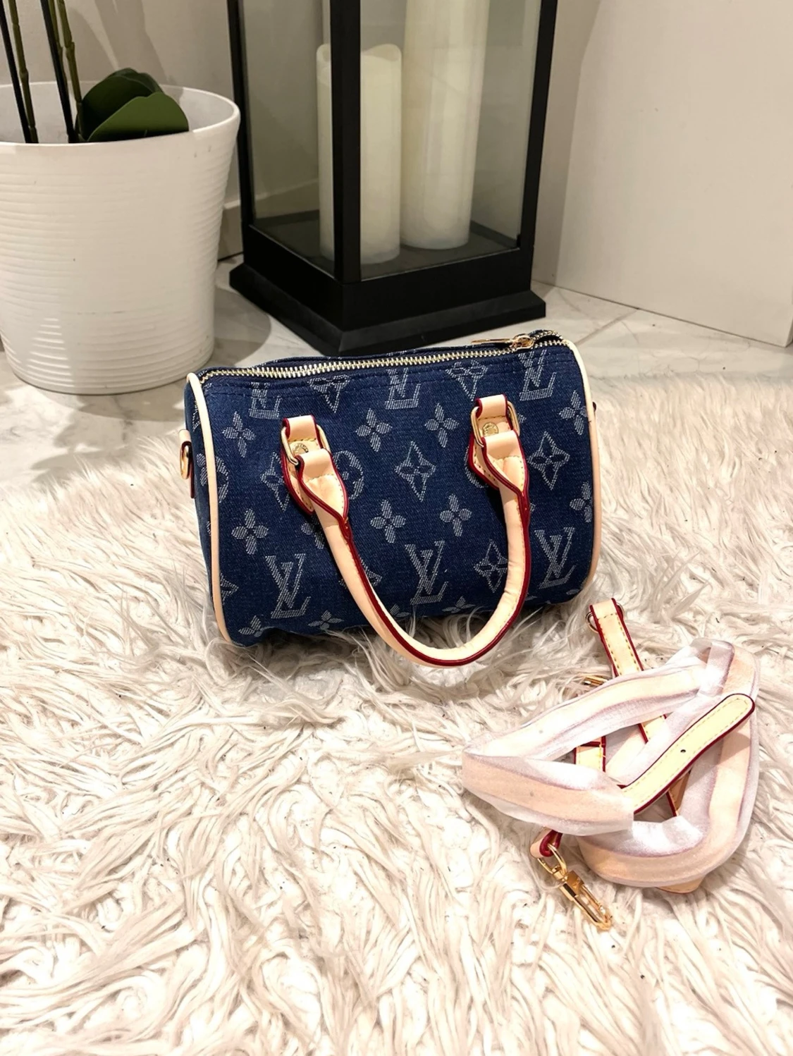 Denim monogram handväska