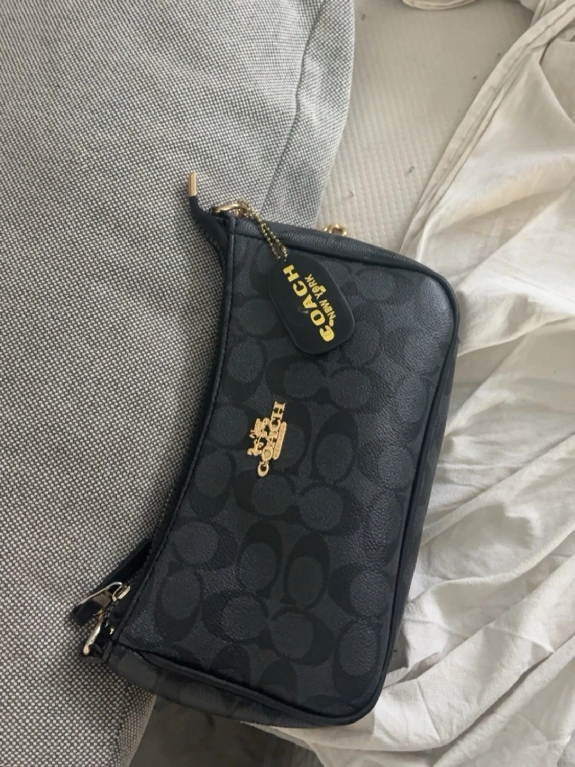 Svart axelremsväska från Coach - 2