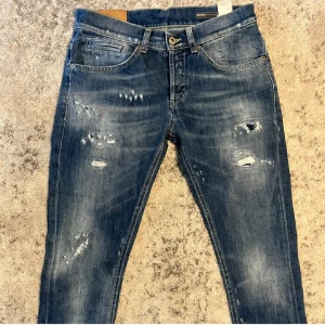 Dondup George - Dondup byxor storlek 30 med perfekt skick .