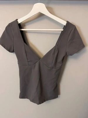Topp  - Super fin topp ifrån NewYorker, storlek S mycket bra skick!