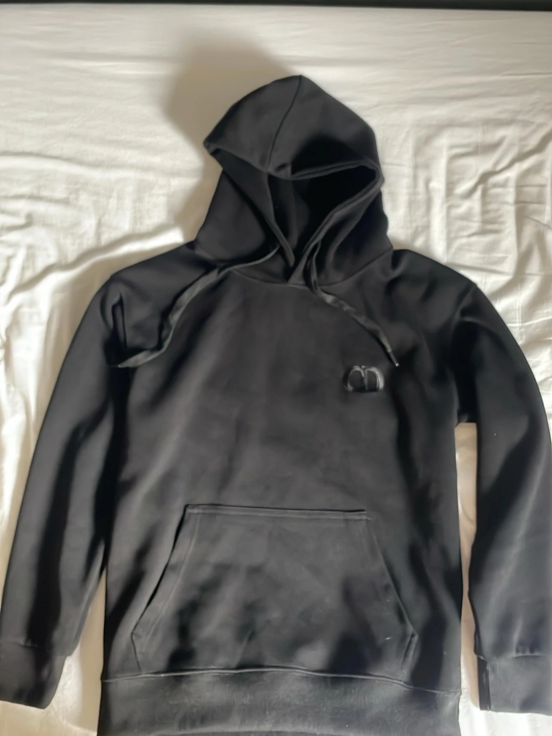 Svart hoodie