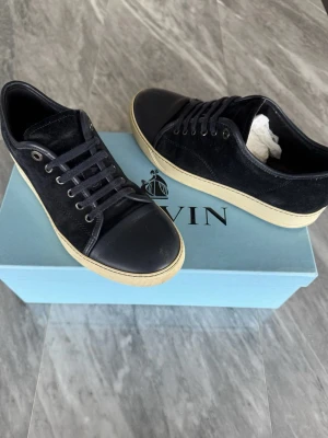 Lanvin skor  - Lanvin skor - Skick: Grymt skick - Tillbehör: endast skorna - Nypris: 4000kr - TrendWardrobe