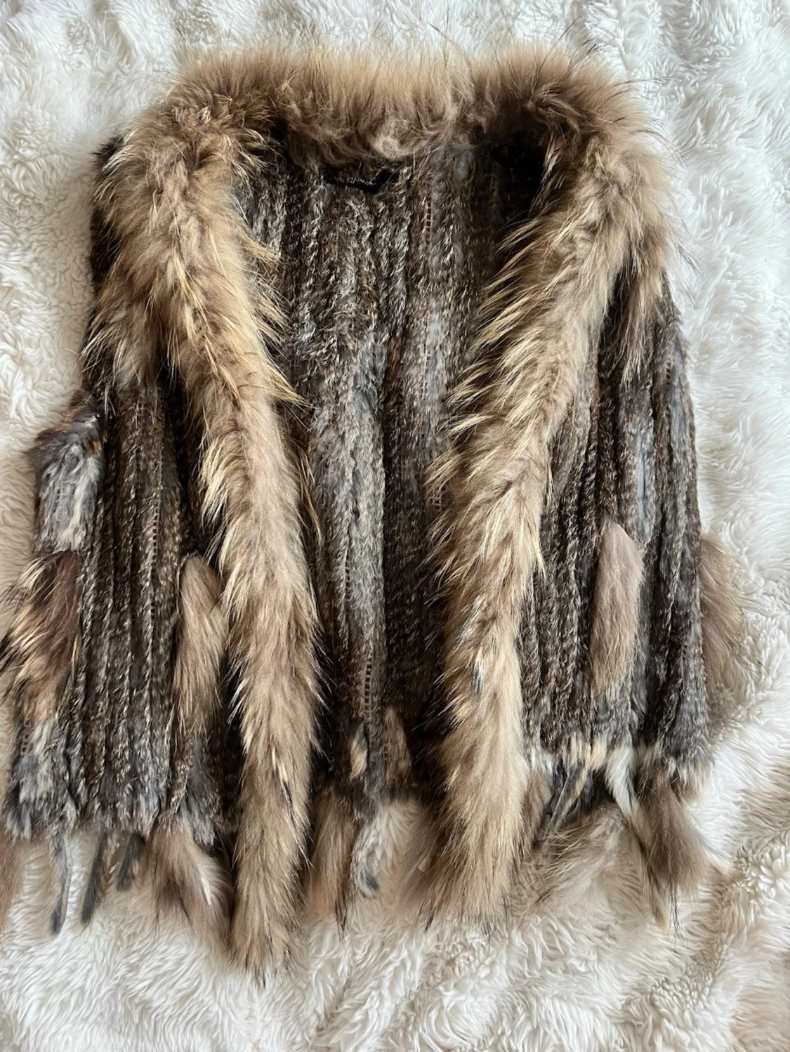 Brun pälsväst med fluffig krage