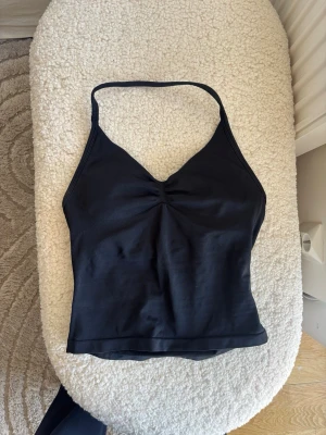 Dfyne impact longline strappy bra - Dfyne impact longline strappy bra, i färgen midnight black!