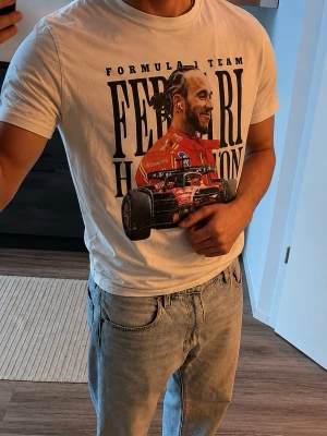 Ferrari Lewis Hamilton t-shirt - Inga defekter