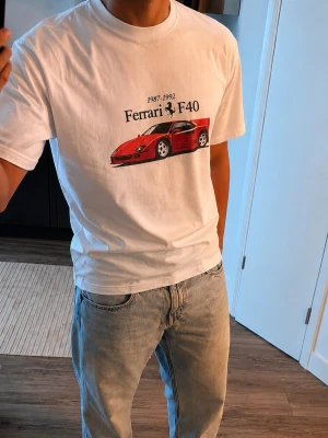 Ferrari  t-shirt - Vit Ferrari t-shirt 