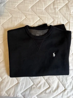Svart sweatshirt från Polo Ralph Lauren - Mycket gott skick som ny storlek S 