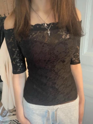 Spets topp - Strl s från Gina tricot💕