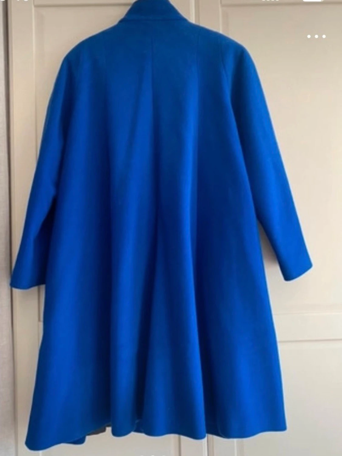 Kornblå kappa med knappar - 1