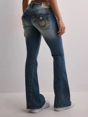 True Religion jeans Joey - Aldrig använda! Har prislappen kvar. Dock är den avklippt! Modellen heter: Rainbow pkt joey lr flare bigt! Nypris ligger på 1599