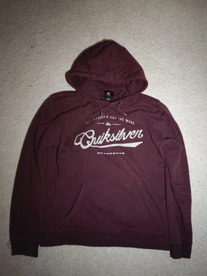 Quiksilver Hooide - Quiksilver hoodie i mycket bra skick! Size M. Bara att skriva vid minsta fundering!