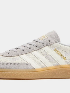 Adidas Spezial spetsdetalj sneakers - SÖKER dessa skor i storlek 39/40. Gärna ej använda eller mycket bra i skick. Hör av er!💞