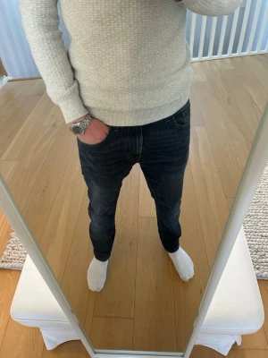 Jeans Tiger of Sweden  - Tjena, säljer ett par Tiger of Sweden Jeans i bra skick, jeansen är i storlek 30/32 och modellen pistolero! Hör gärna av dig om du har någon fråga!