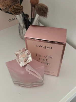 Lancome parfym -  Lancome la vie est belle vanill nude perfume