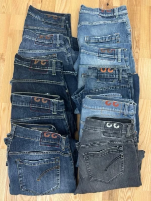 Dondup 10x - Tja! jag har inge plats för dessa så tänkte så därför har jag idag en sjuk deal som innehåller 10x dondups för sjukt pris! perfekt för dig som vill börja med återförsäljning eller redan gör. Storlekarna är mellan 31W till 34W - Hör av dig vid minsta fundering!