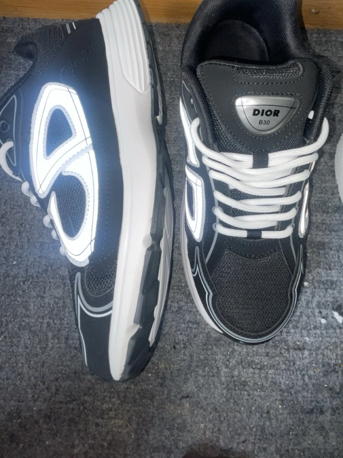Svarta Dior B30 sneakers med vita detaljer - 1